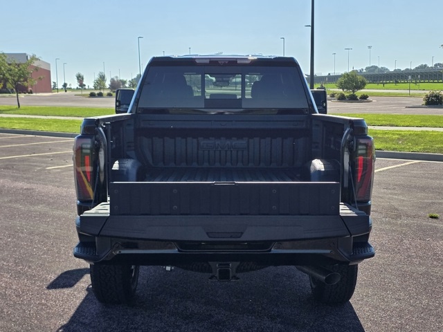 2025 GMC Sierra 3500HD 4WD Crew Cab Standard Bed AT4