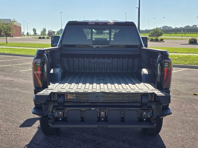 2025 GMC Sierra 3500HD 4WD Crew Cab Standard Bed AT4