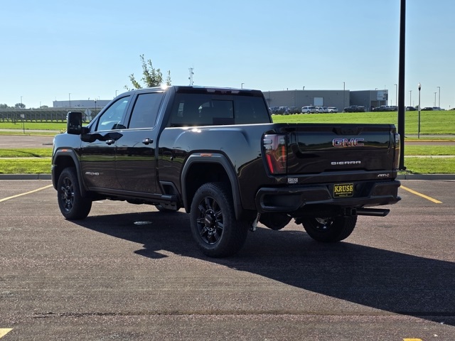 2025 GMC Sierra 3500HD 4WD Crew Cab Standard Bed AT4