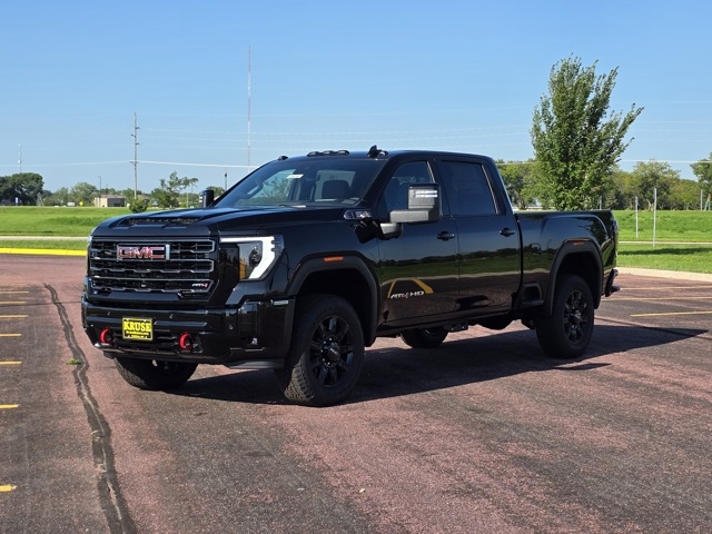 2025 GMC Sierra 3500HD 4WD Crew Cab Standard Bed AT4