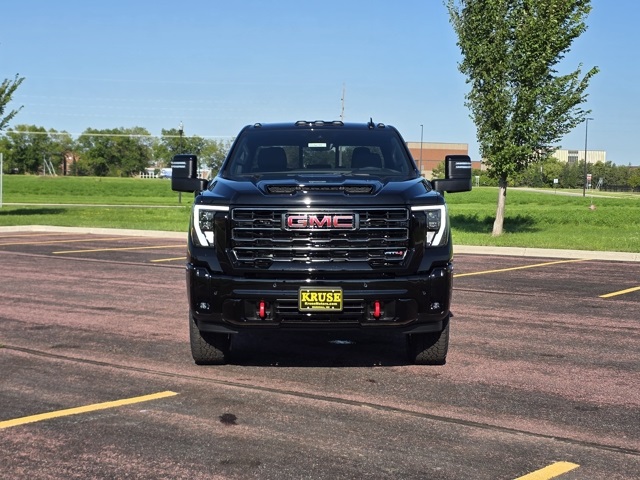 2025 GMC Sierra 3500HD 4WD Crew Cab Standard Bed AT4
