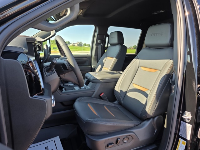 2025 GMC Sierra 3500HD 4WD Crew Cab Standard Bed AT4