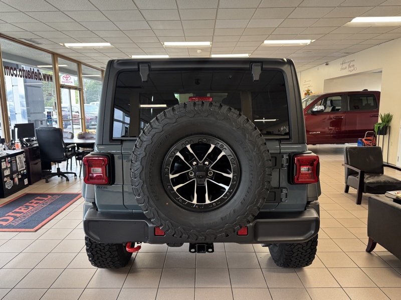 2025 Jeep Wrangler Rubicon photo 4