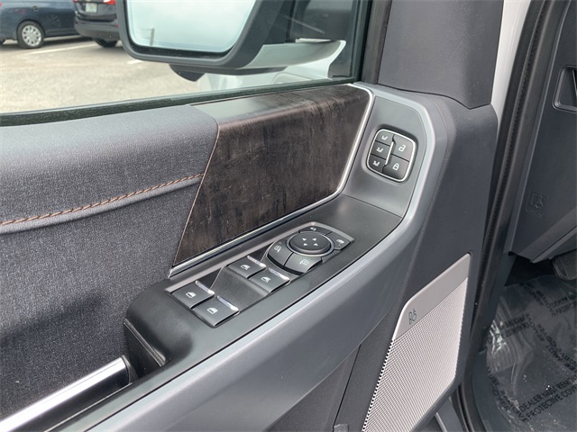 2023 Avalanche Ford F-150 Lightning Lariat AWD Truck