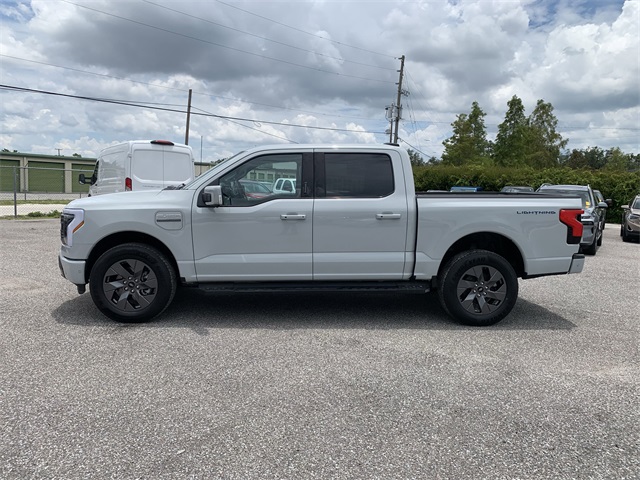 2023 Avalanche Ford F-150 Lightning Lariat AWD Truck