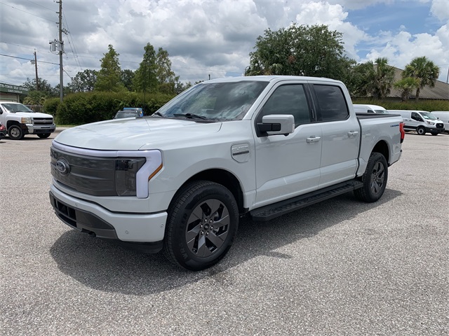 2023 Avalanche Ford F-150 Lightning Lariat AWD Truck
