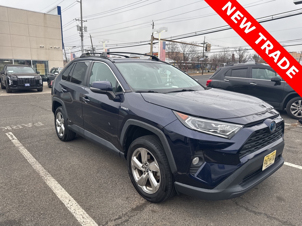 2021 Toyota RAV4 XLE Premium's photo