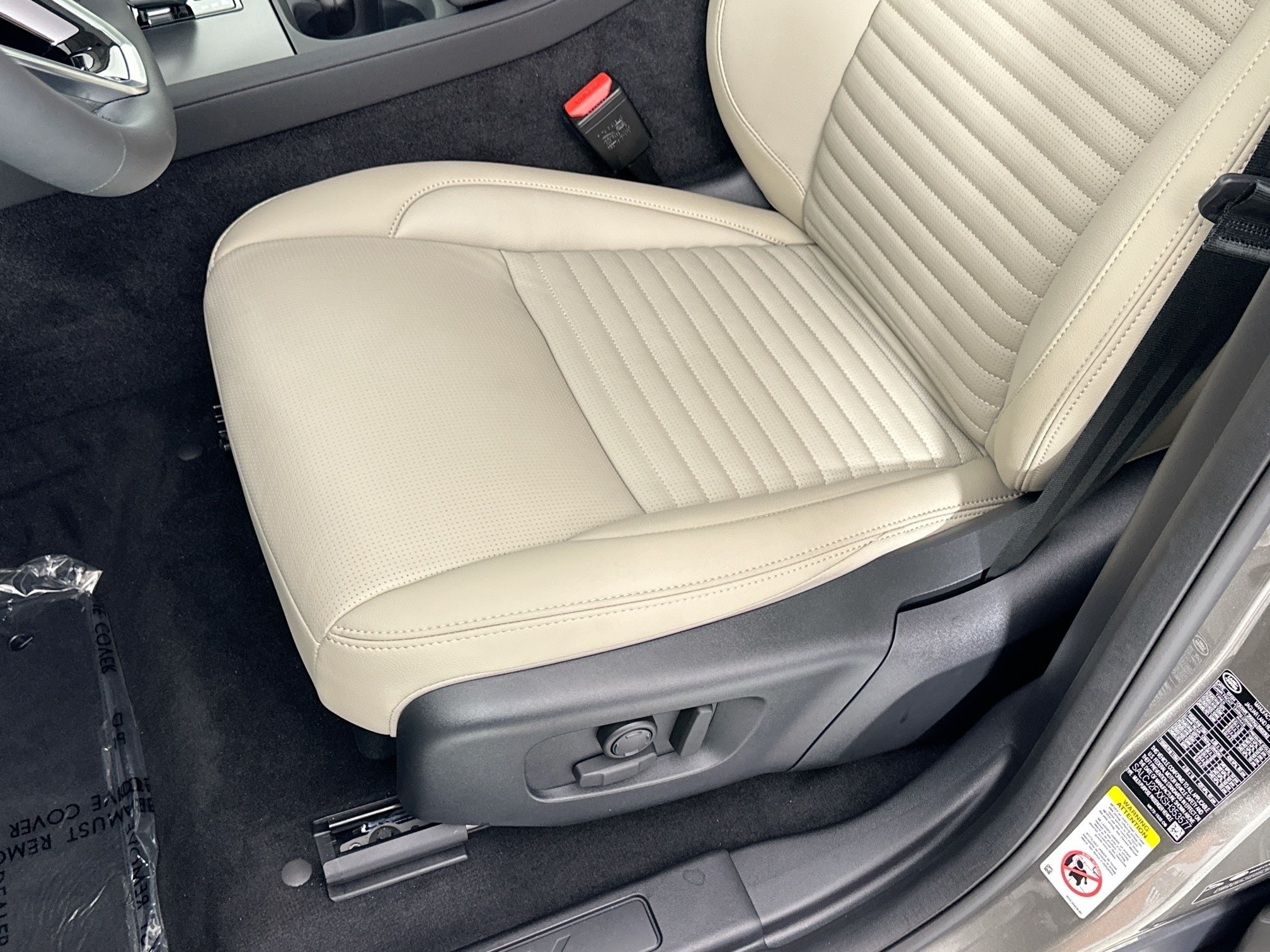 new 2025 Land Rover Discovery Sport car, priced at $39,995