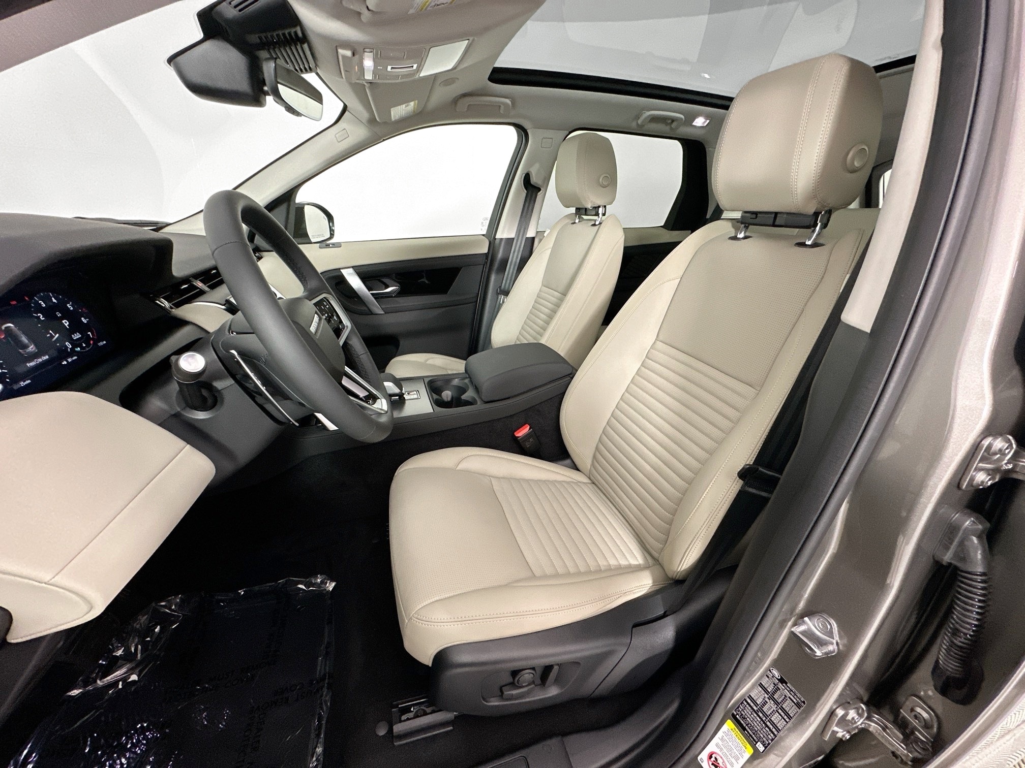 new 2025 Land Rover Discovery Sport car, priced at $39,995