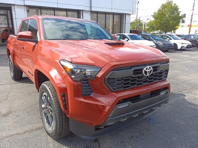 2025 Toyota Tacoma TRD Sport Double Cab photo 2