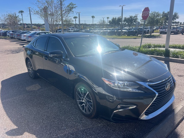 2018 Lexus ES 350's photo