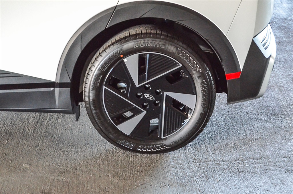 2026 Hyundai Ioniq 5 SE photo 3