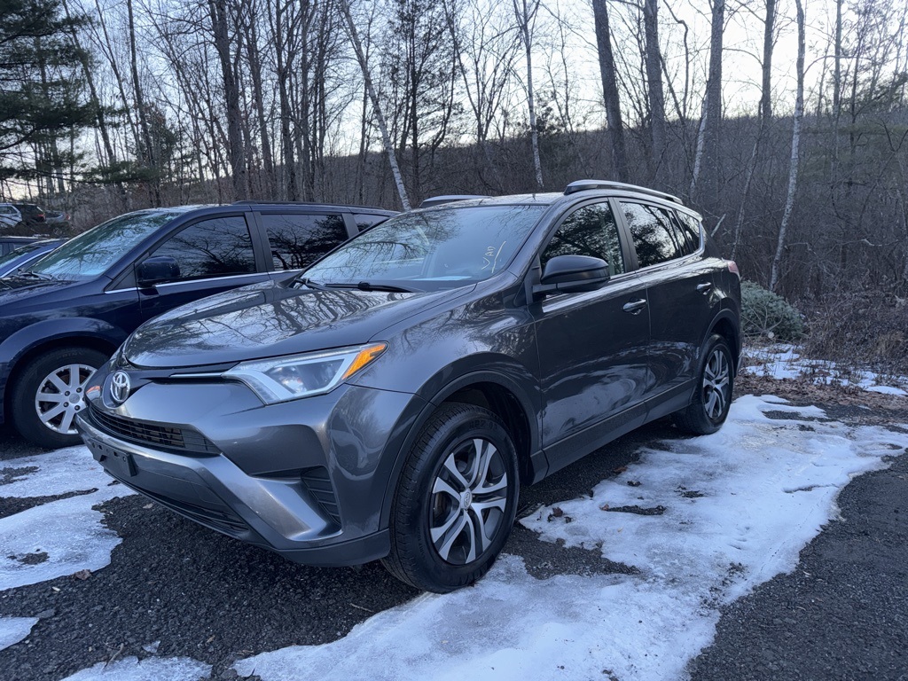 2016 Toyota RAV4 LE's photo