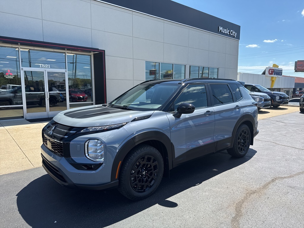 2025 Mitsubishi Outlander Trail Edition's photo