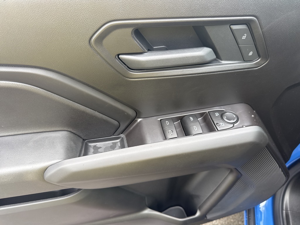 2026 Chevrolet Colorado Trail Boss photo 2