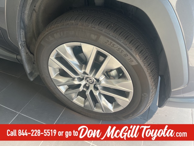 2024 Toyota RAV4 XLE Premium photo 4