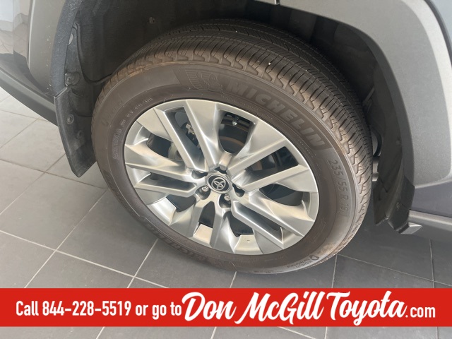 2024 Toyota RAV4 XLE Premium photo 5