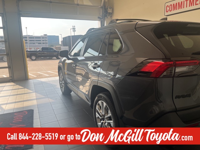 2024 Toyota RAV4 XLE Premium photo 7