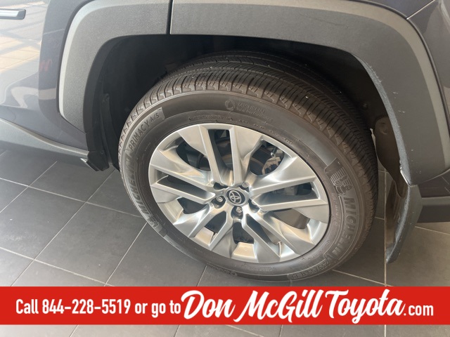 2024 Toyota RAV4 XLE Premium photo 8