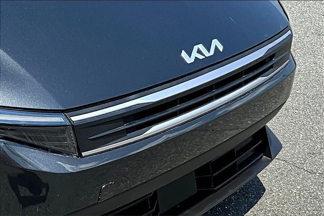 2025 Interstellar Gray Kia K4 LXS FWD Sedan