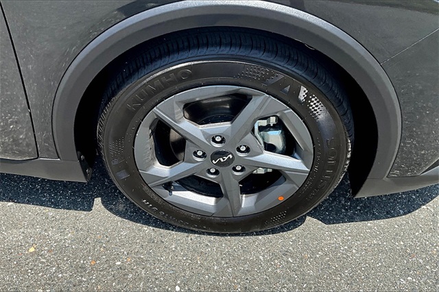 2025 Interstellar Gray Kia K4 LXS FWD Sedan