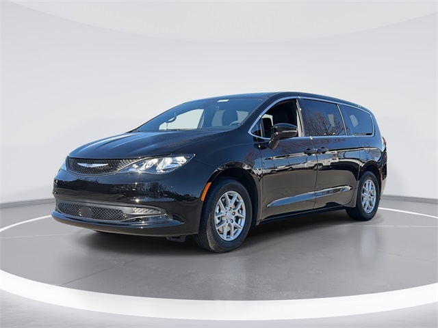 2026 Chrysler Voyager LX's photo