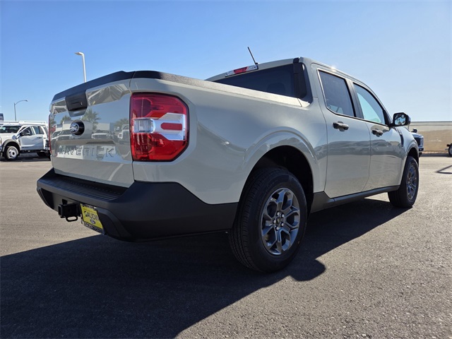 New 2025 Ford Maverick XLT 4D Crew Cab