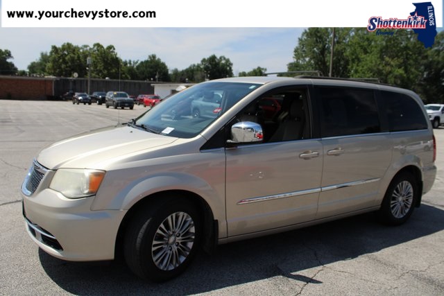 Used 2014 Chrysler Town & Country Touring-L with VIN 2C4RC1CG7ER464767 for sale in Quincy, IL