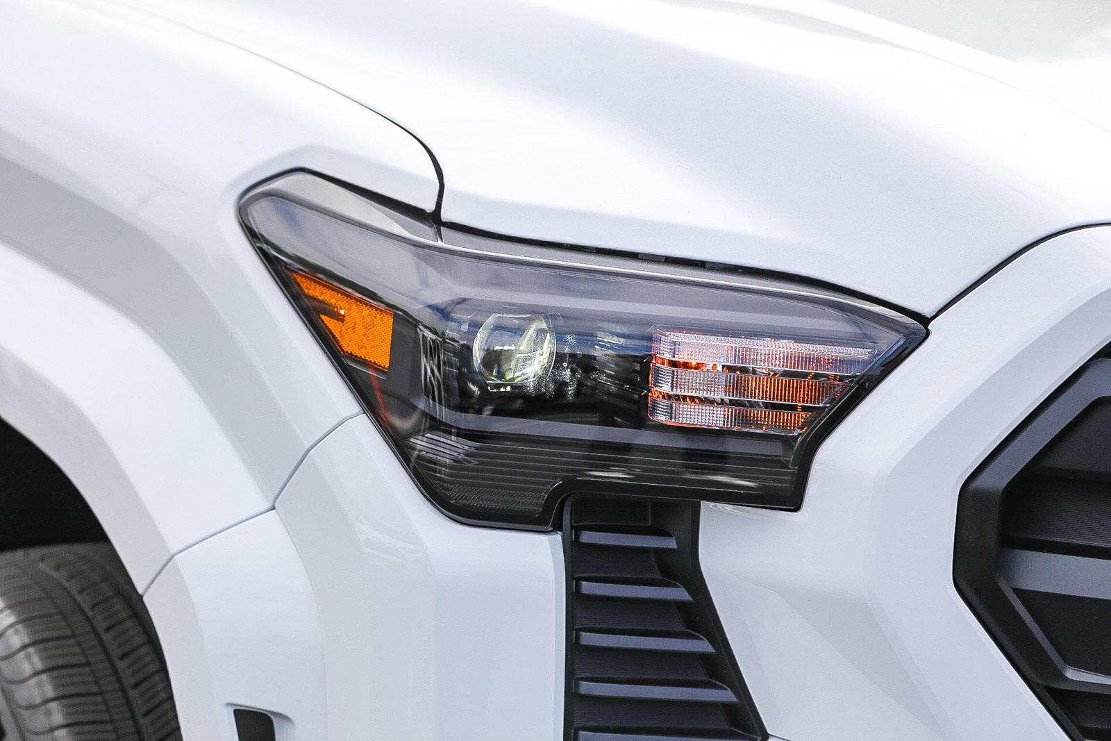 2025 Toyota Tacoma SR5 Double Cab photo 4