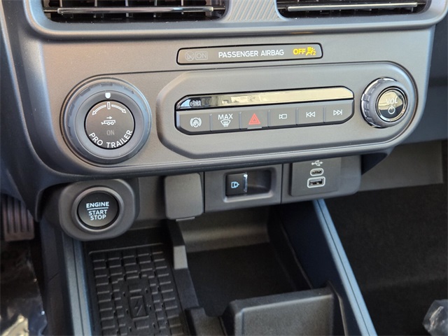 New 2025 Ford Maverick Lariat 4D Crew Cab