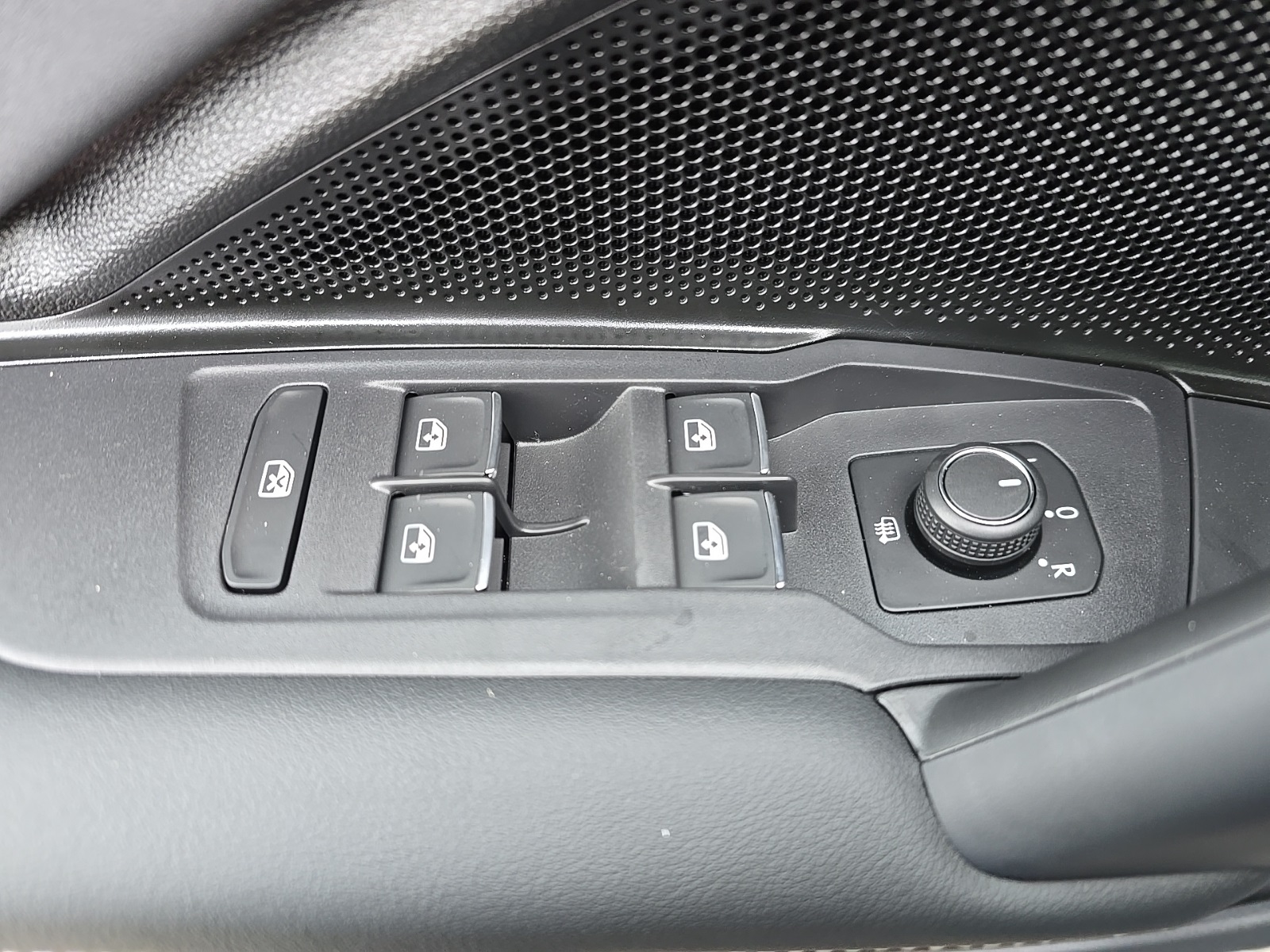 new 2026 Volkswagen Tiguan car, priced at $38,352