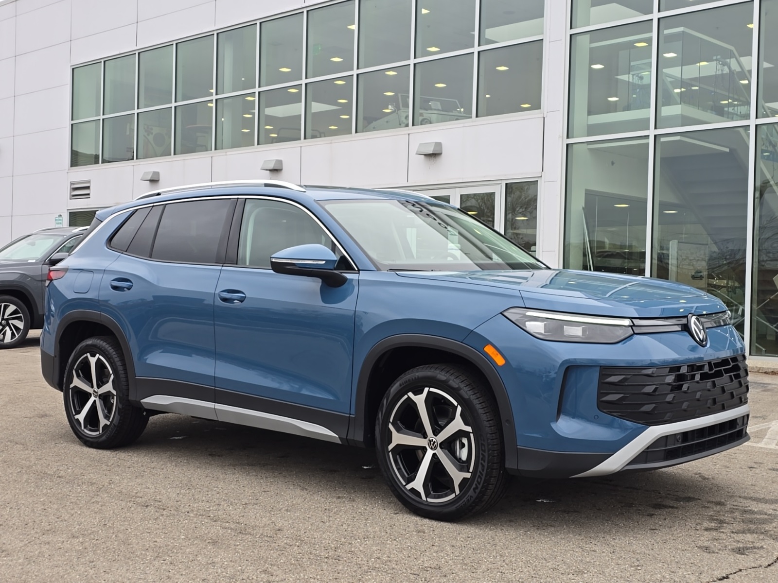 new 2026 Volkswagen Tiguan car, priced at $38,352