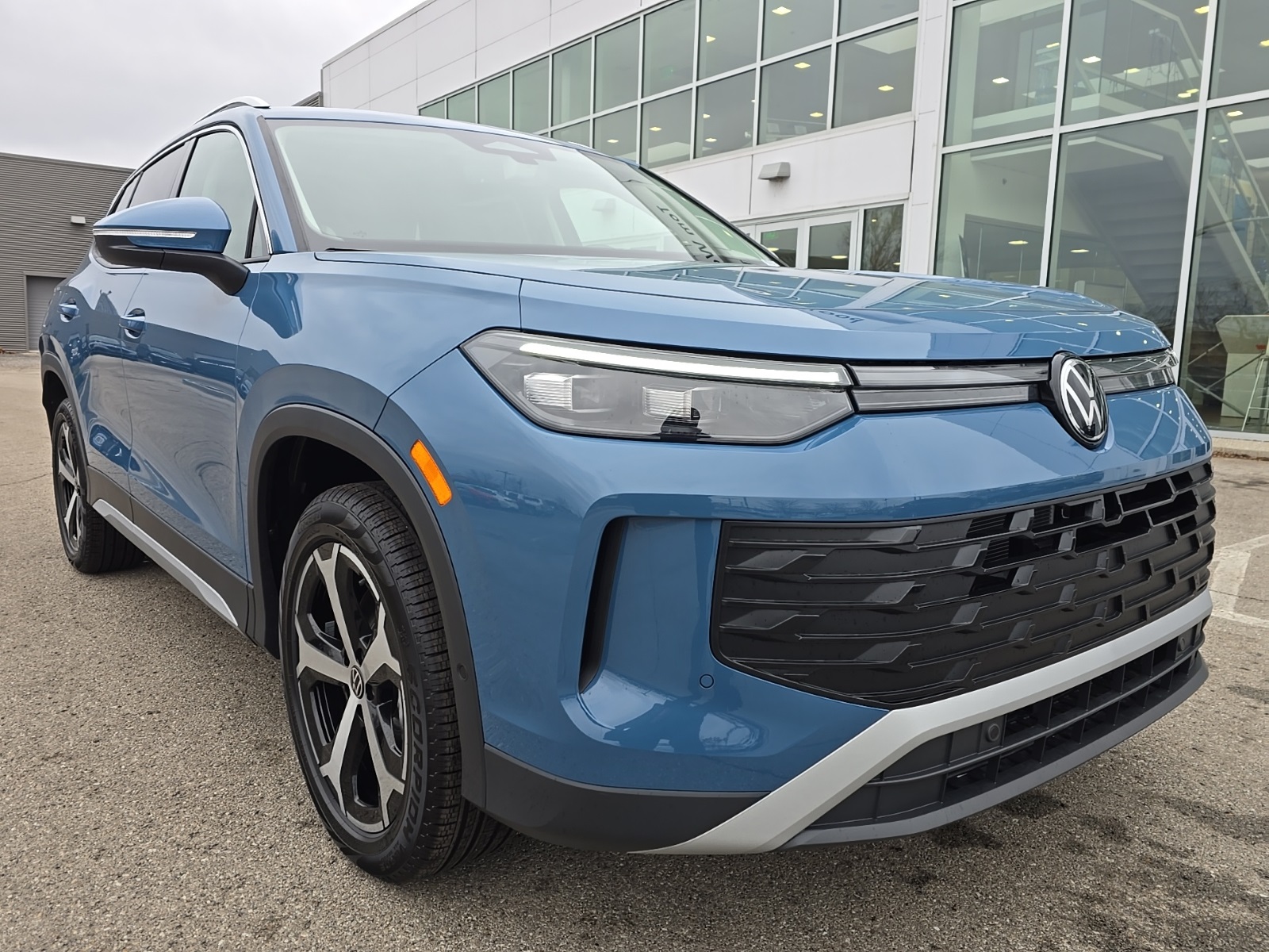 new 2026 Volkswagen Tiguan car, priced at $38,352