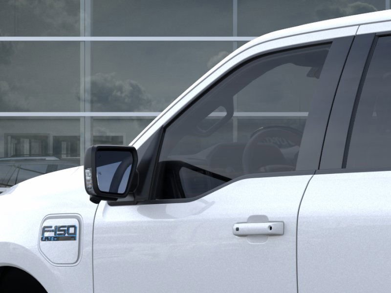 2025 Ford F-150 Lightning photo 17