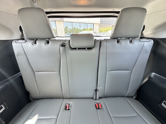 2021 Magnetic Gray Metallic Toyota Highlander XLE AWD SUV