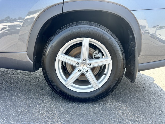 2021 Magnetic Gray Metallic Toyota Highlander XLE AWD SUV