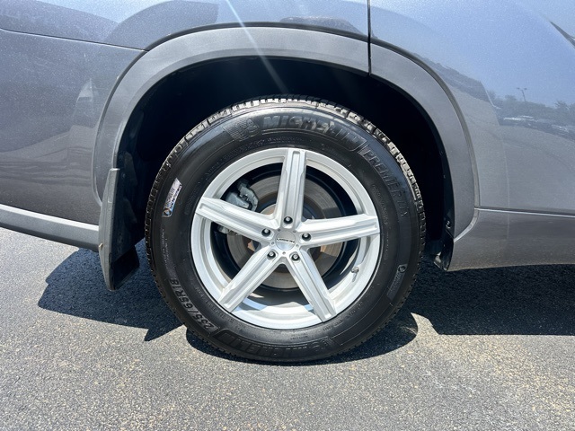 2021 Magnetic Gray Metallic Toyota Highlander XLE AWD SUV