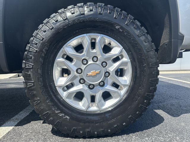 2023 Silver Ice Metallic Chevrolet Silverado 2500HD LT 4X4 Truck