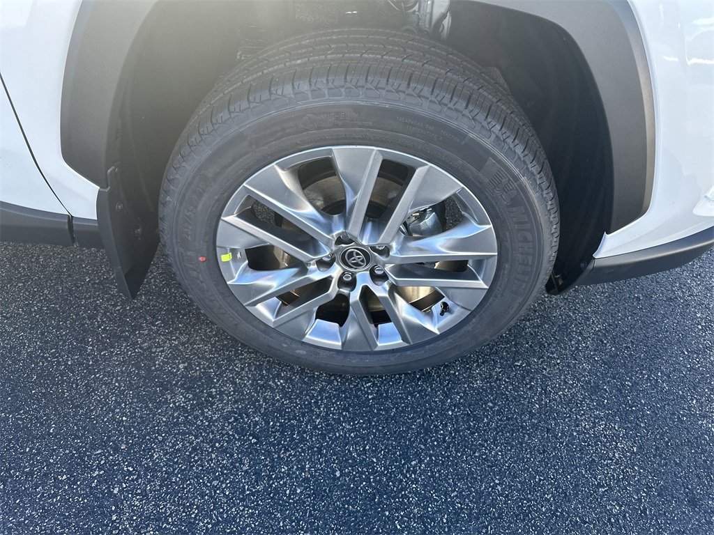 New 2025 Toyota RAV4 SUV