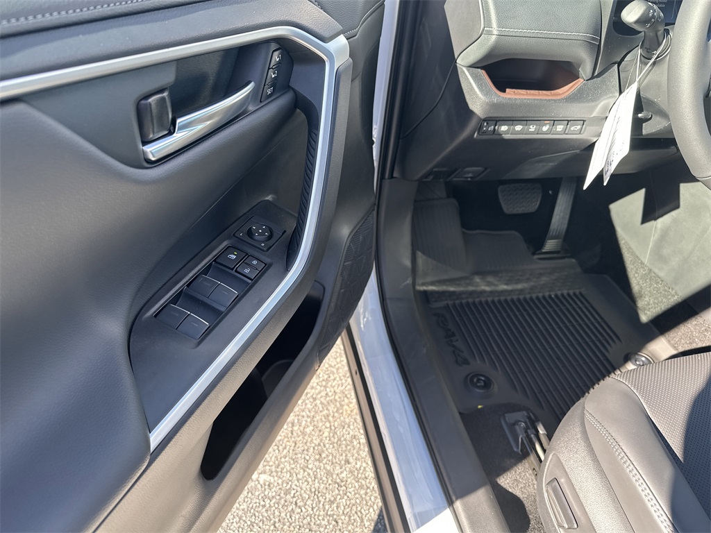 New 2025 Toyota RAV4 SUV