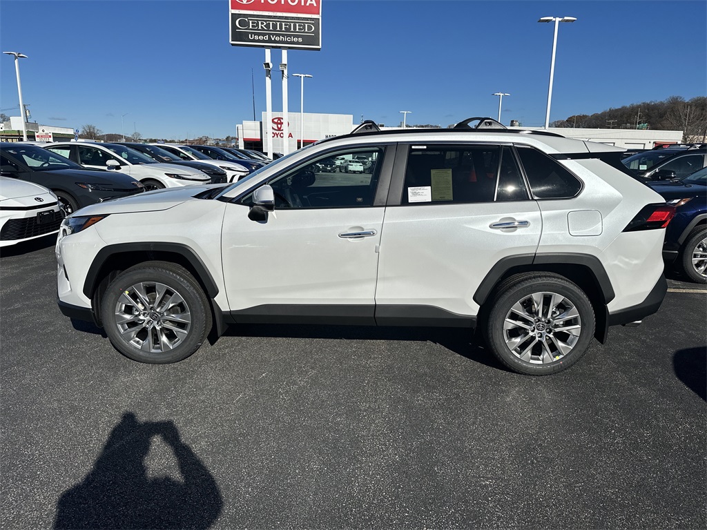 New 2025 Toyota RAV4 SUV