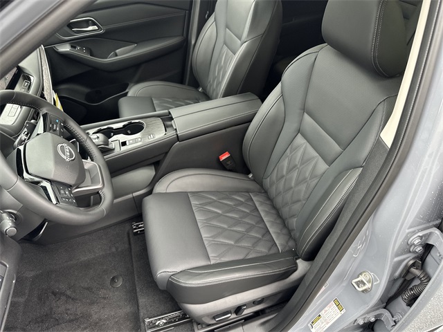 2025 Boulder Gray Pearl Nissan Rogue Platinum FWD SUV