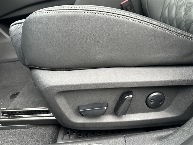 2025 Boulder Gray Pearl Nissan Rogue Platinum FWD SUV
