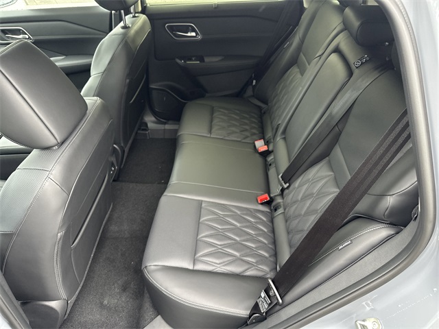 2025 Boulder Gray Pearl Nissan Rogue Platinum FWD SUV