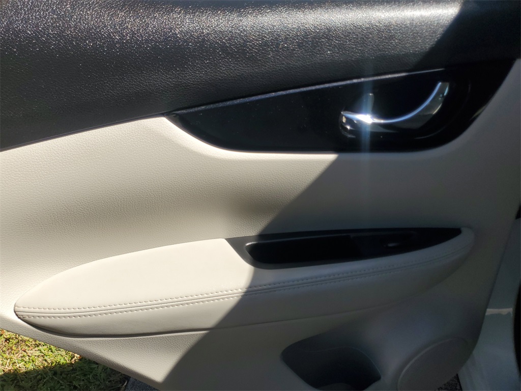 used 2022 Nissan Rogue Sport car, priced at $18,995