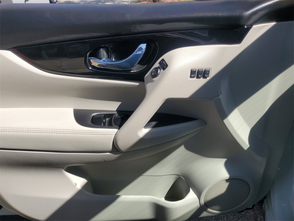 used 2022 Nissan Rogue Sport car, priced at $18,995