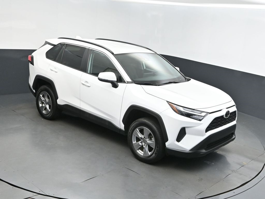 2022 White Toyota RAV4 XLE AWD SUV
