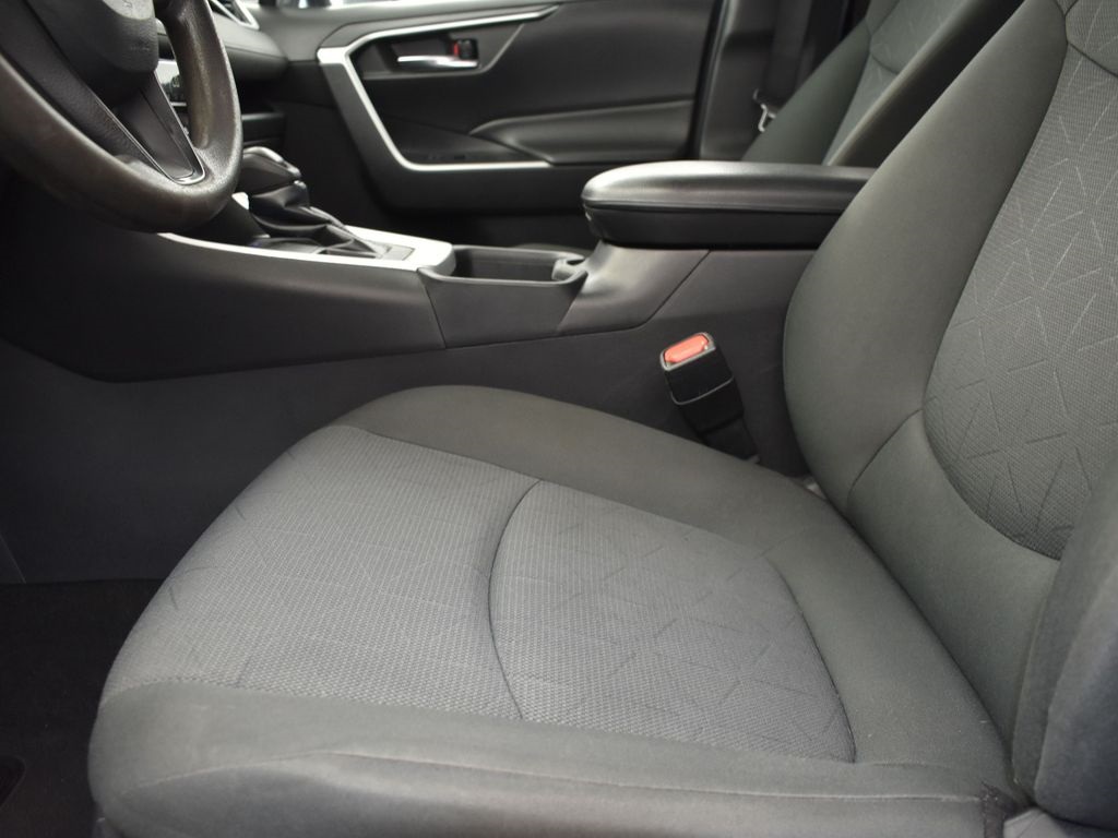 2022 White Toyota RAV4 XLE AWD SUV
