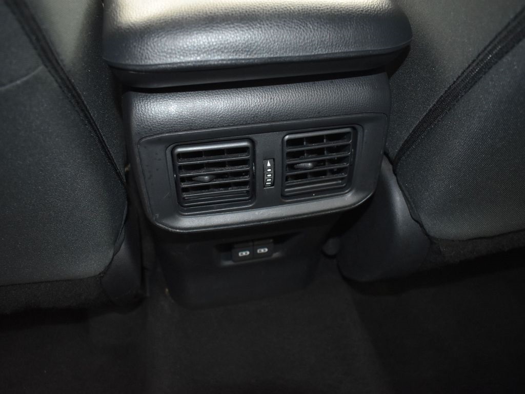 2022 White Toyota RAV4 XLE AWD SUV