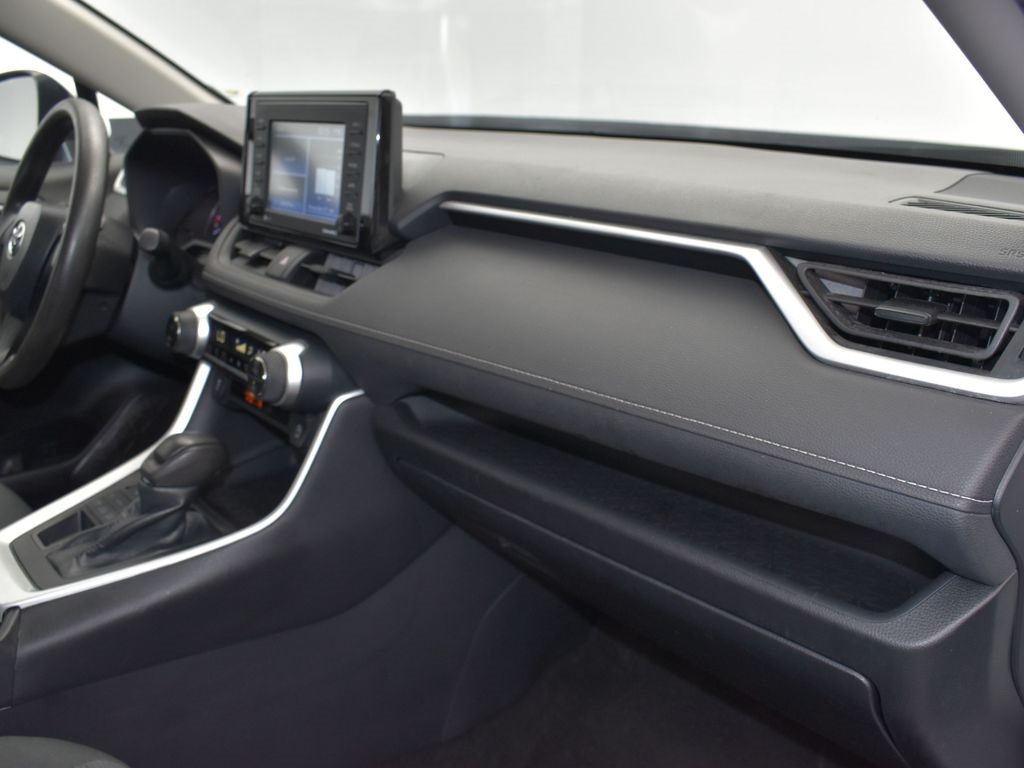 2022 White Toyota RAV4 XLE AWD SUV